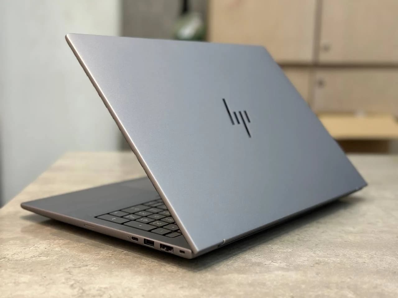 HP Zbook 8G1i 16 inch Mobile Work Station Pc - Ảnh 4